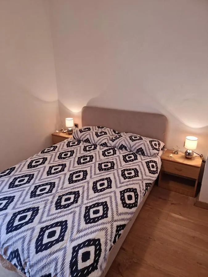 Apartmani Petra Pula 0*,